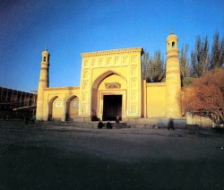 Kashgar_mosque_Id_Kah_1442.jpeg